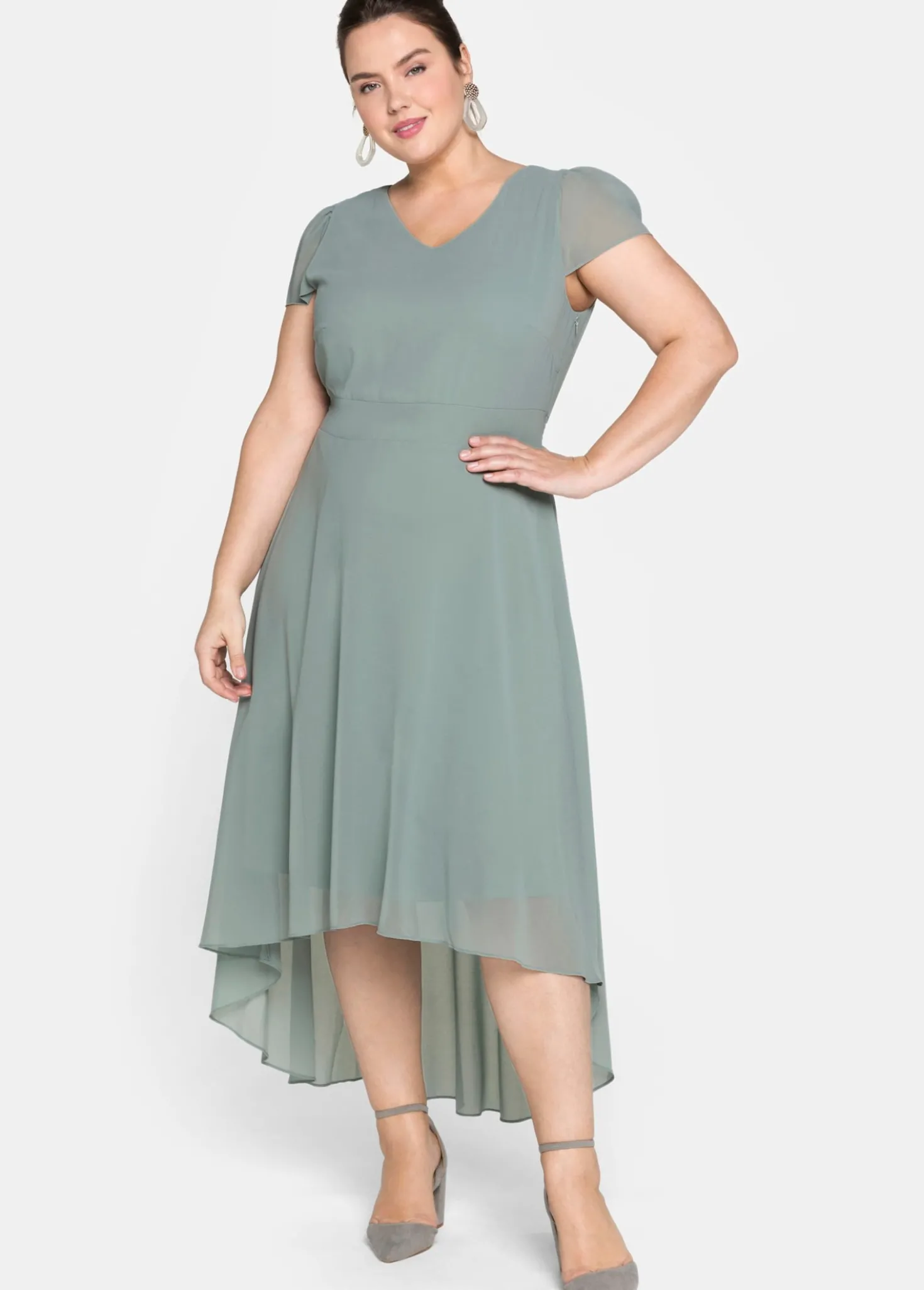 Abendkleid mit Flügelärmeln