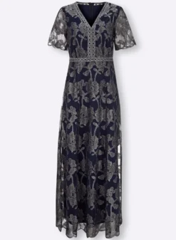 Abendkleid mit glänzender Blütenstickerei