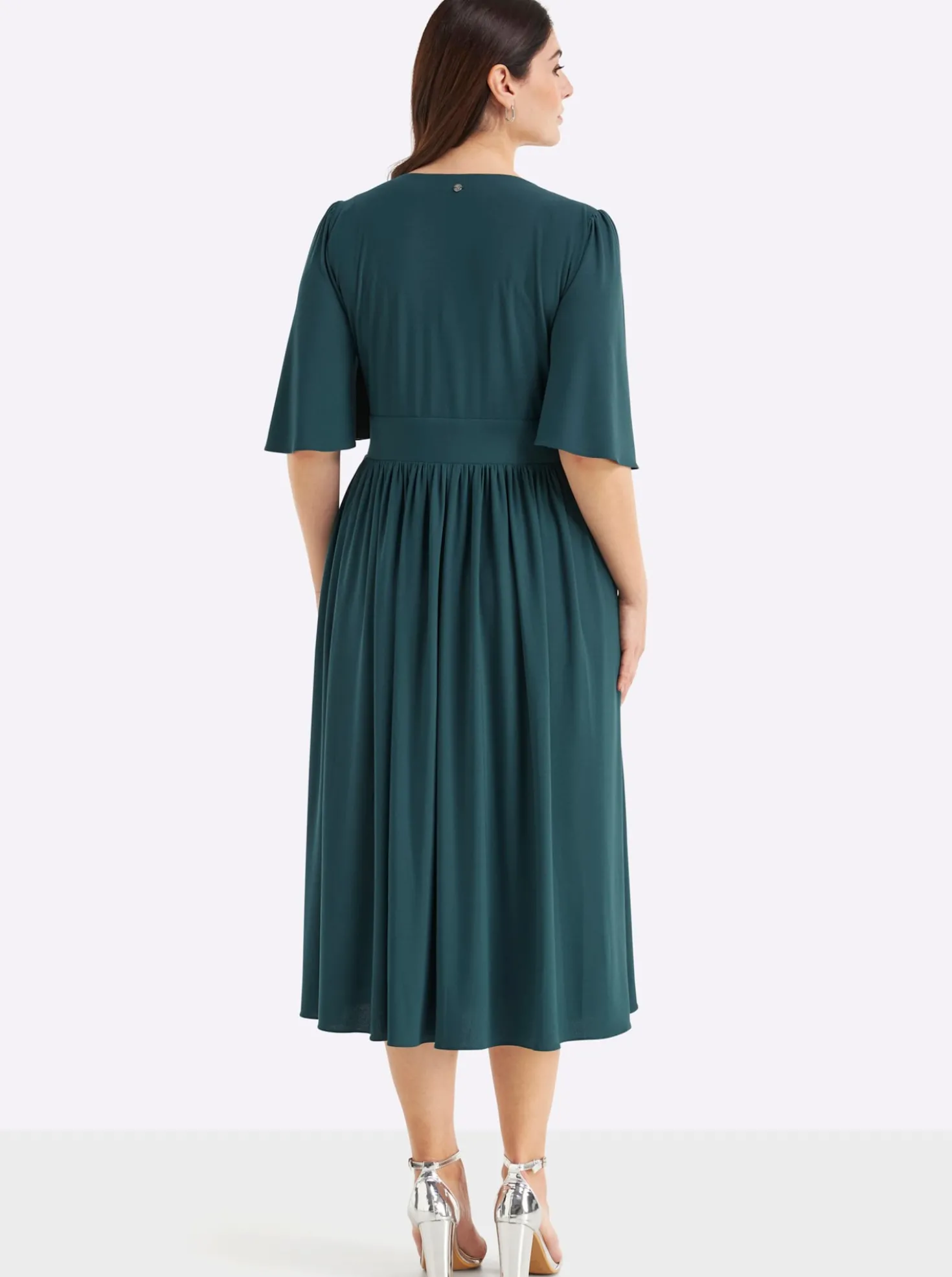 Abendkleid mit Stickerei am Taillenbund