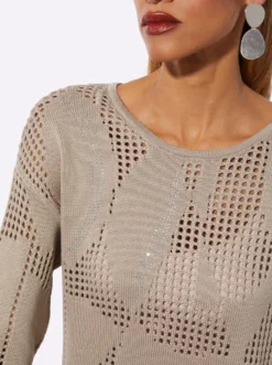 Ajourpullover mit glänzenden Ziersteinchen