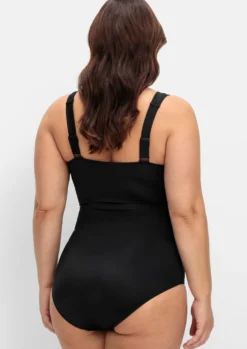 Badeanzug mit Shaping-Effekt