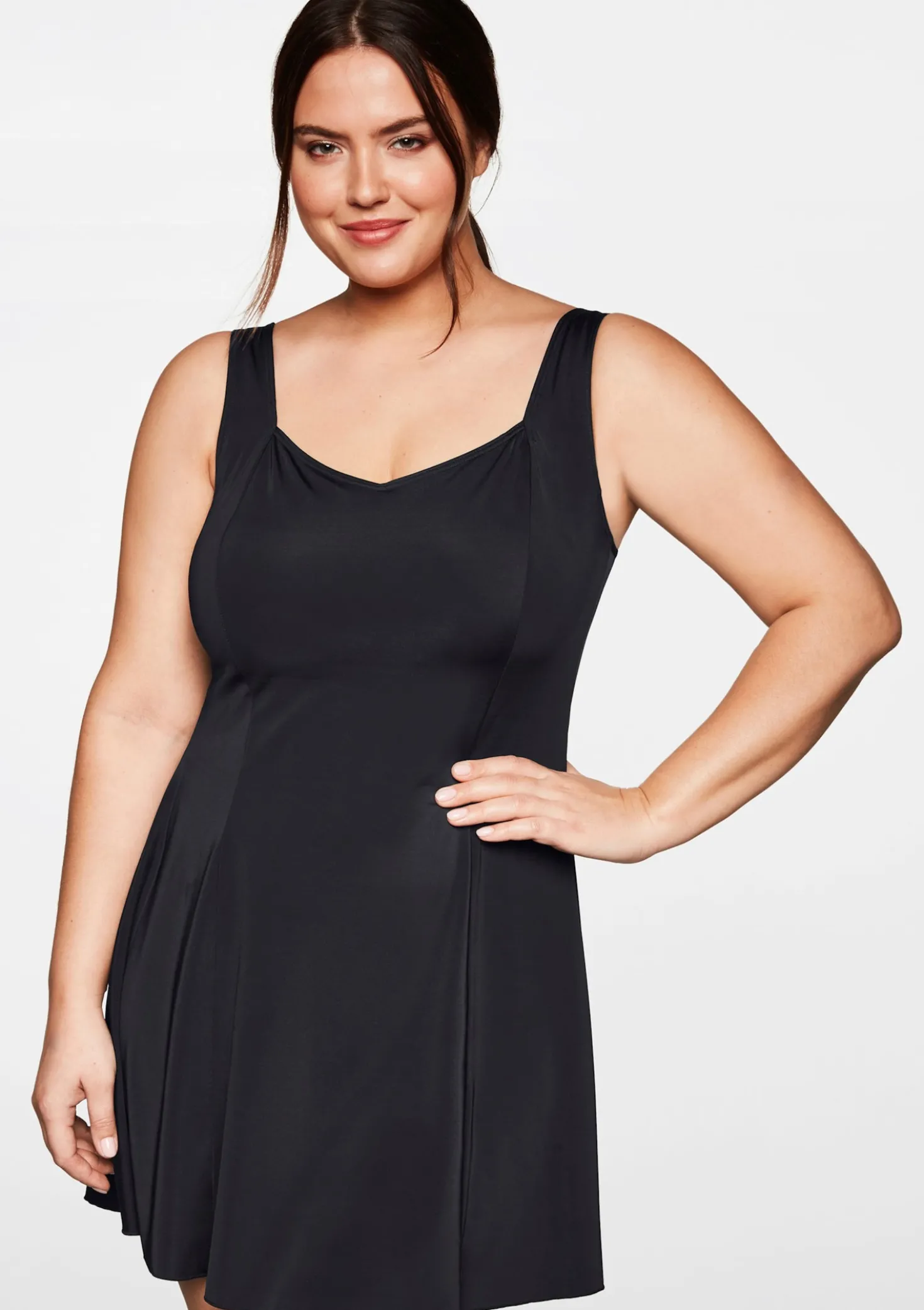 Badekleid mit integrierter Hose und Shaping-Effekt