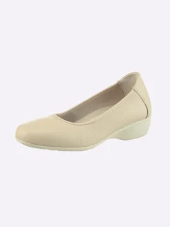 Ballerina mit Keilabsatz
