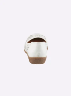 Ballerina mit perforiertem Leder