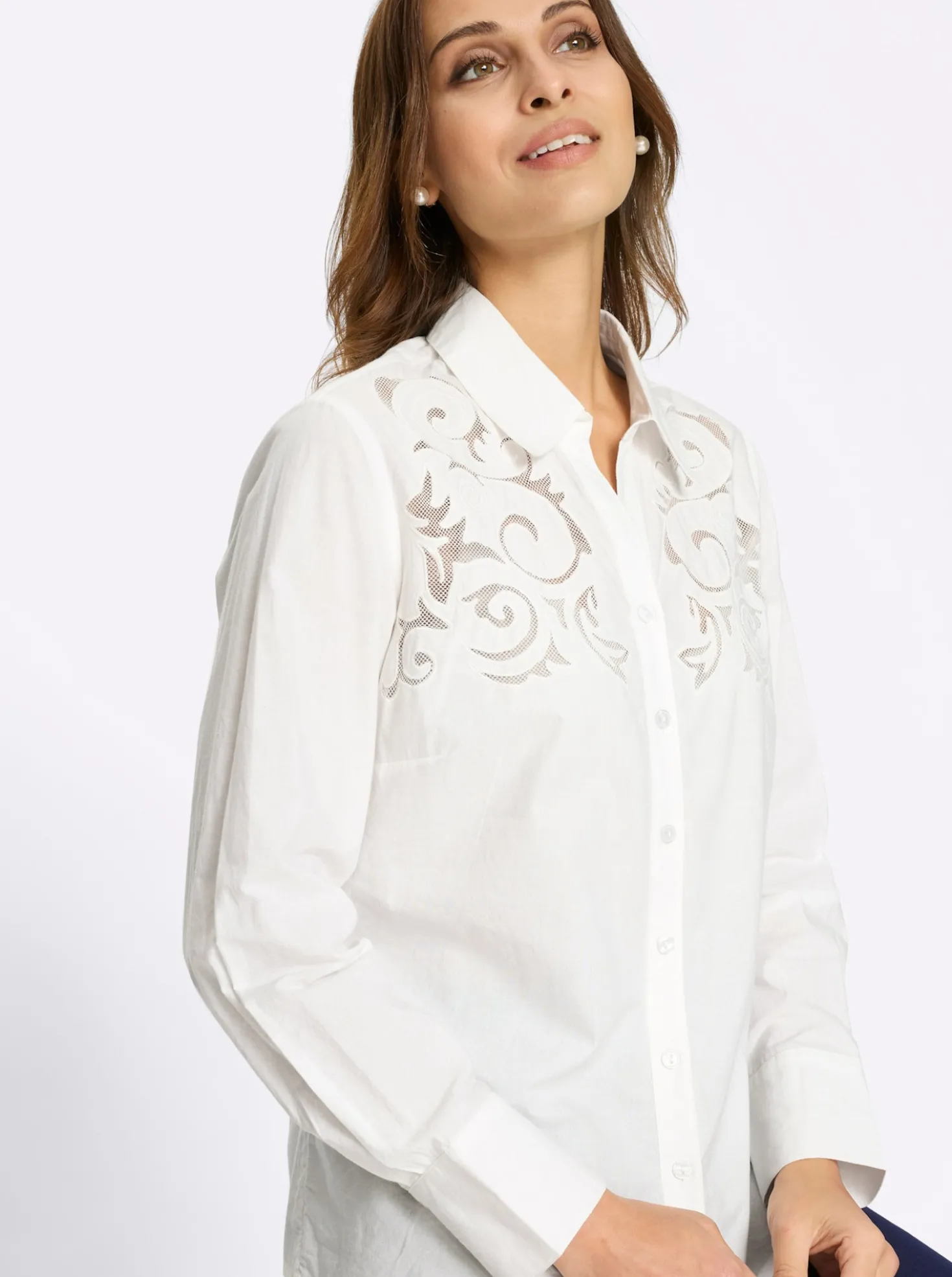 Baumwollbluse mit Stickerei und Netzeinsatz
