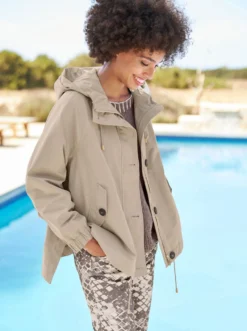 Übergangsjacke mit leichtem Glanz