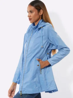 Übergangsjacke mit Tunnelzug auf Taillenhöhe hinten