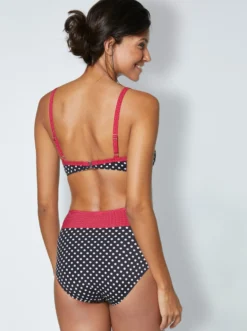 Bikini in Tupfen-Dessin