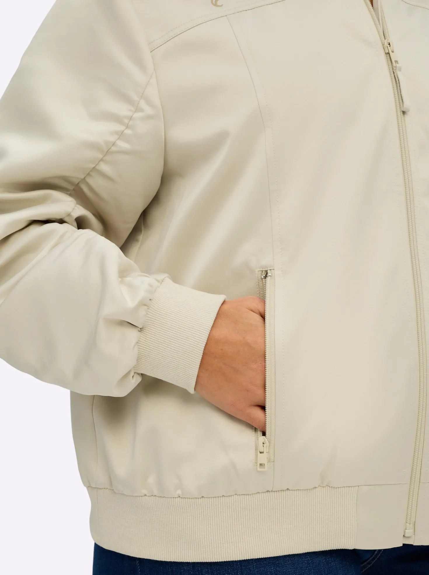 Blouson mit femininen Details