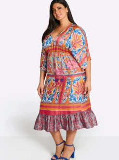 Blumenkleid mit luftigen Halbärmeln