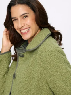 Boucléjacke mit Innenfutter