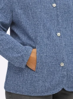 Boucléjacke mit Schmuckknöpfen