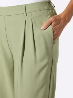 Bundfaltenhose mit fixiertem Saum