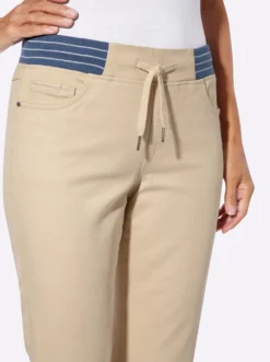 Caprijeans mit Rundum-Dehnbund