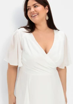 Chiffonkleid mit asymmetrischem Saum