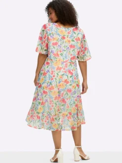 Chiffonkleid mit Volant am Saum