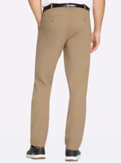 Chinohose mit 2 eingearbeiteten Gesäßtaschen