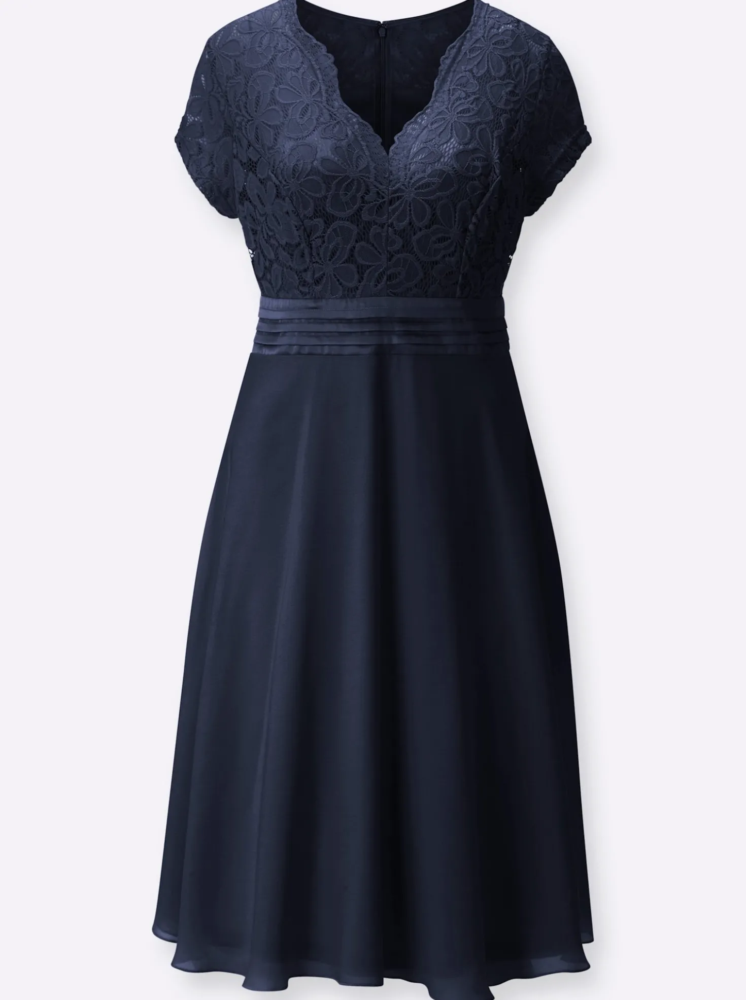 Cocktailkleid mit kunstvollem Spitzeneinsatz