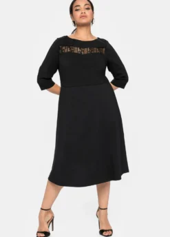 Cocktailkleid mit Spitzeneinsatz