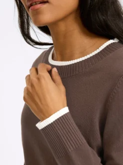 Feinstrickpullover mit Kontrastblende