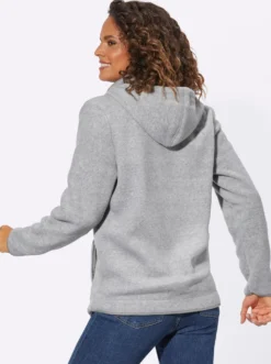 Fleecejacke mit abnehmbarer Kapuze