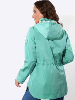Funktionsjacke mit innovativer Ausrüstung