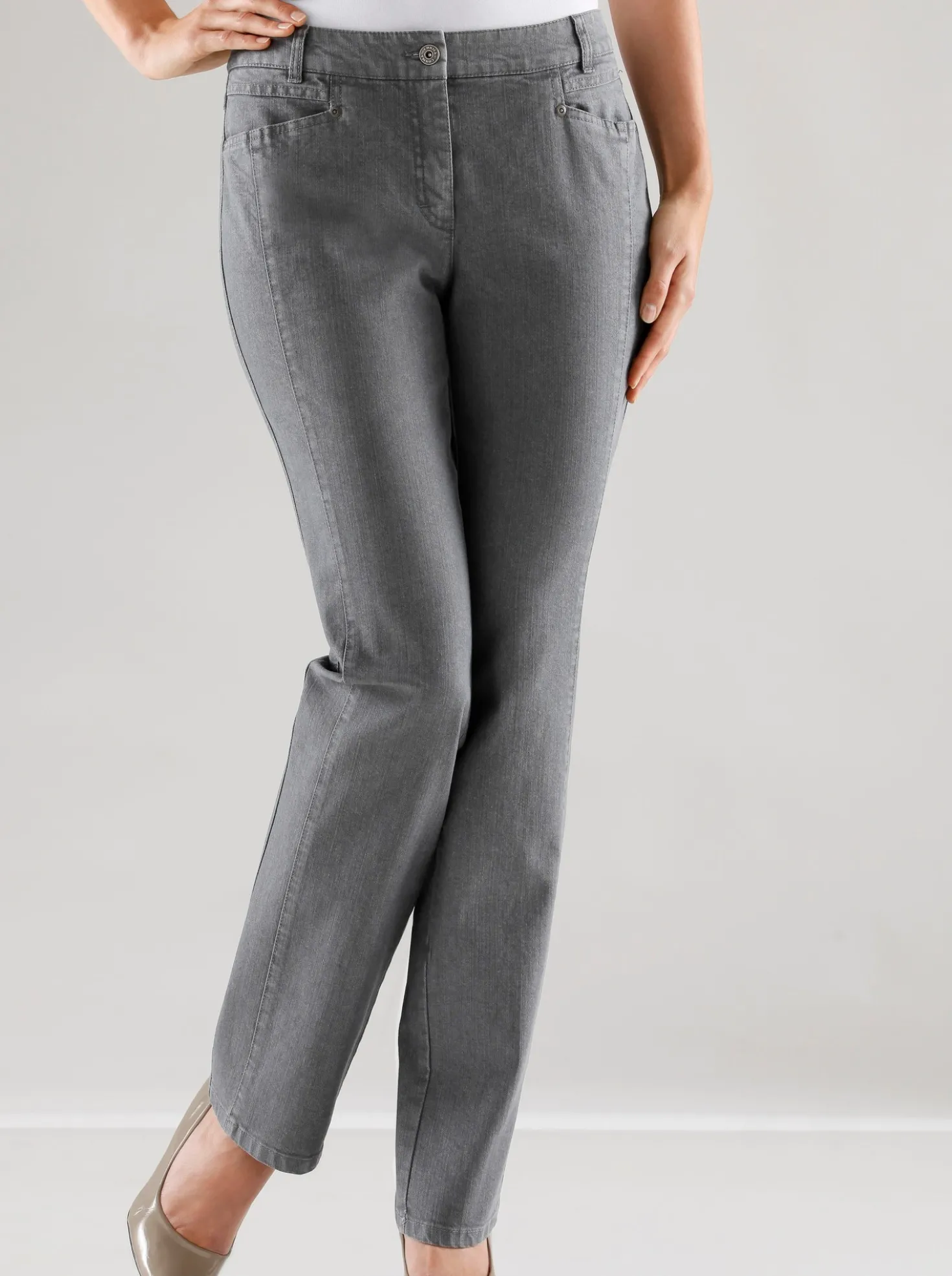 Gerade Jeans mit Bauch-weg-Effekt