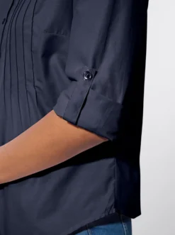 Hemdbluse mit krempelbaren Ärmeln