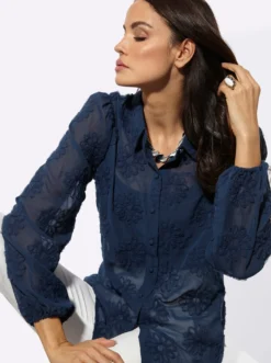 Hemdbluse mit weiten Ärmeln