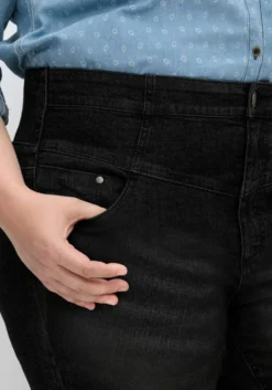 High-waist-Jeans in schmaler Form