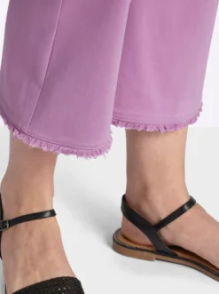 7/8-Hose in leichter Bootcut-Form