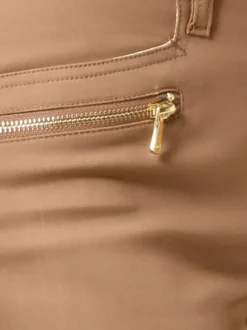 Hose mit Bauchweg-Effekt