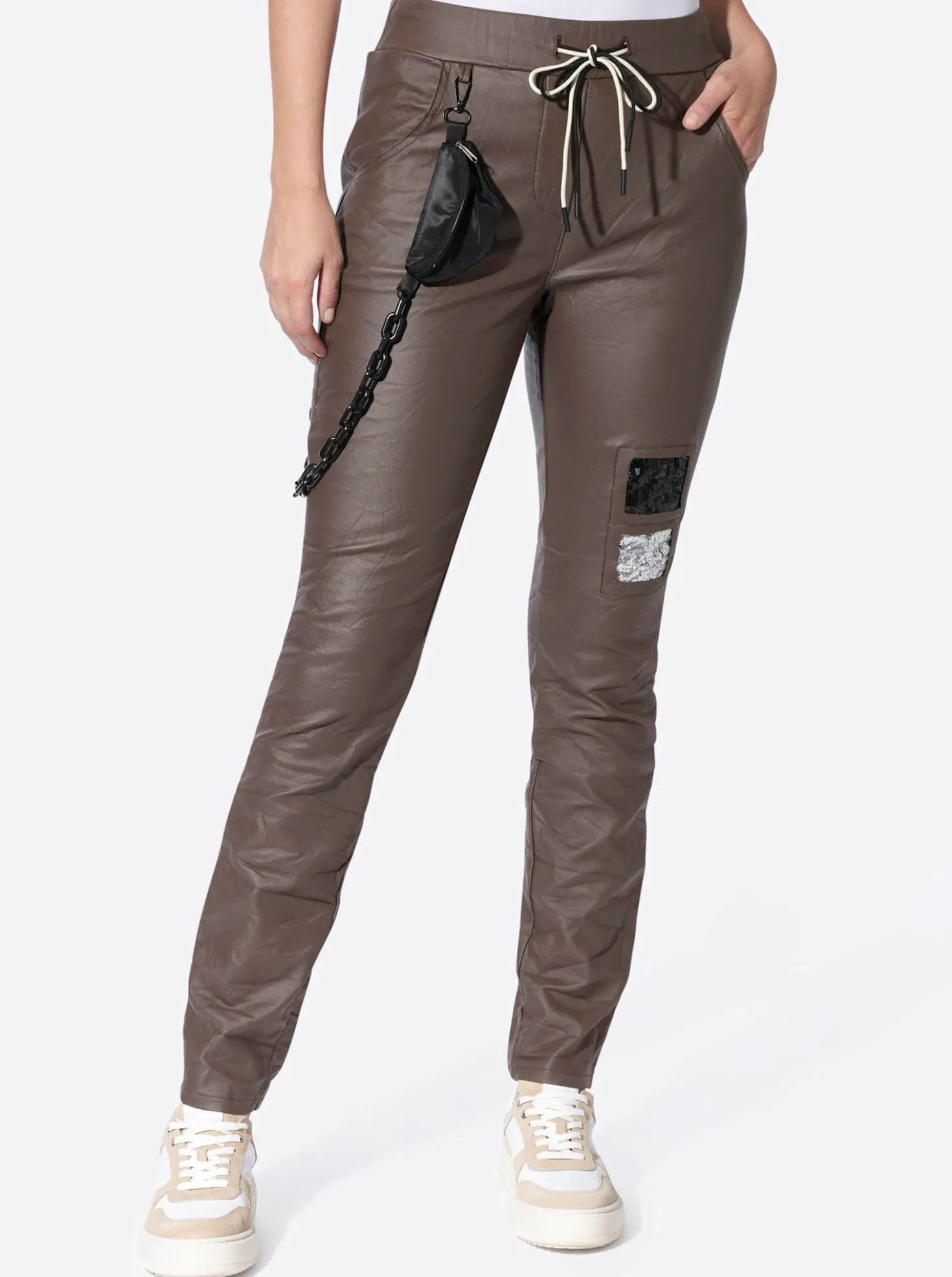 Hose mit Pailletten-Verzierung