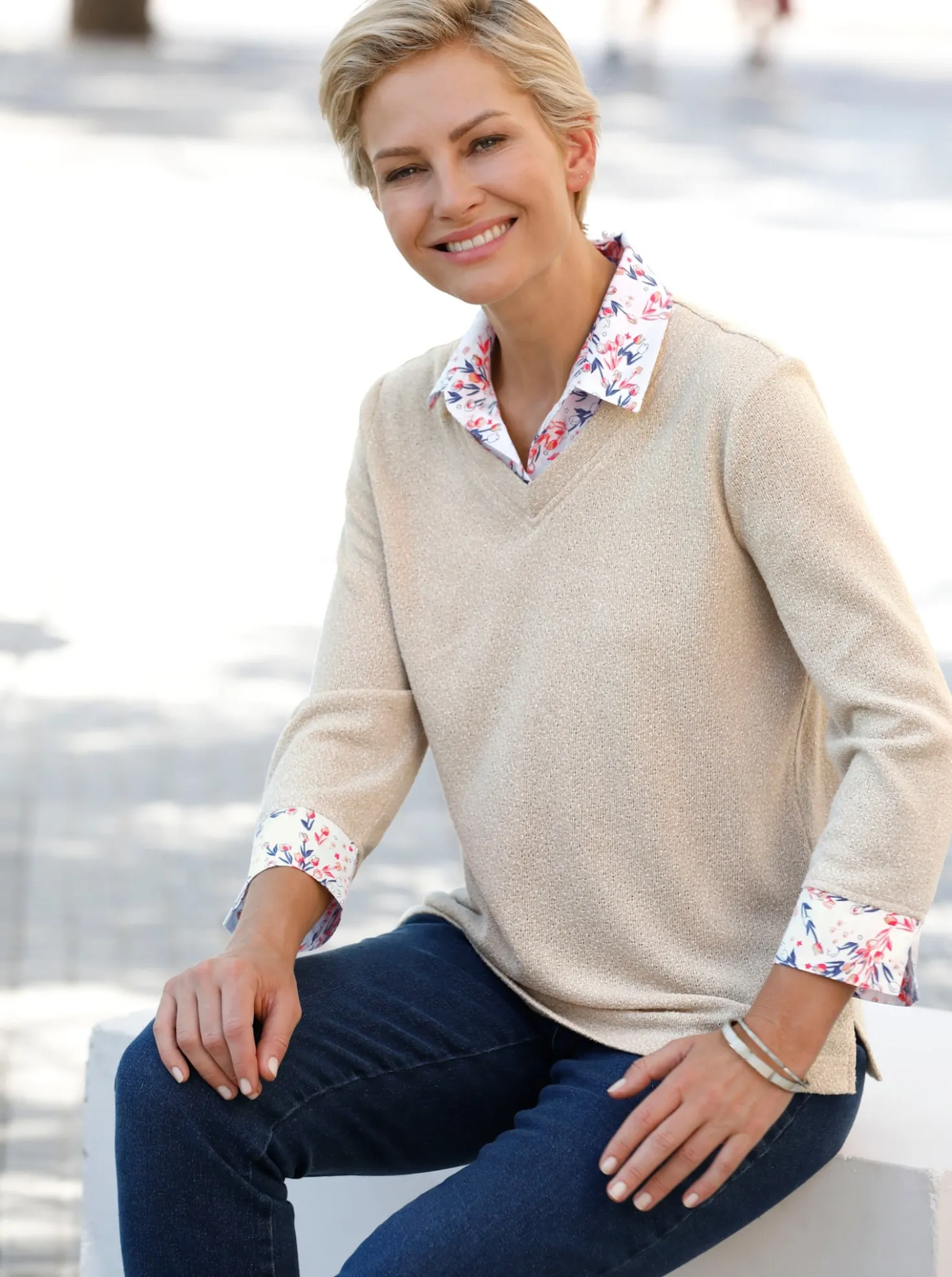 2-in-1-Shirt aus Bouclé, mit Blusenstoff