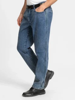 Jeans mit 2 knöpfbaren Gesäßtaschen