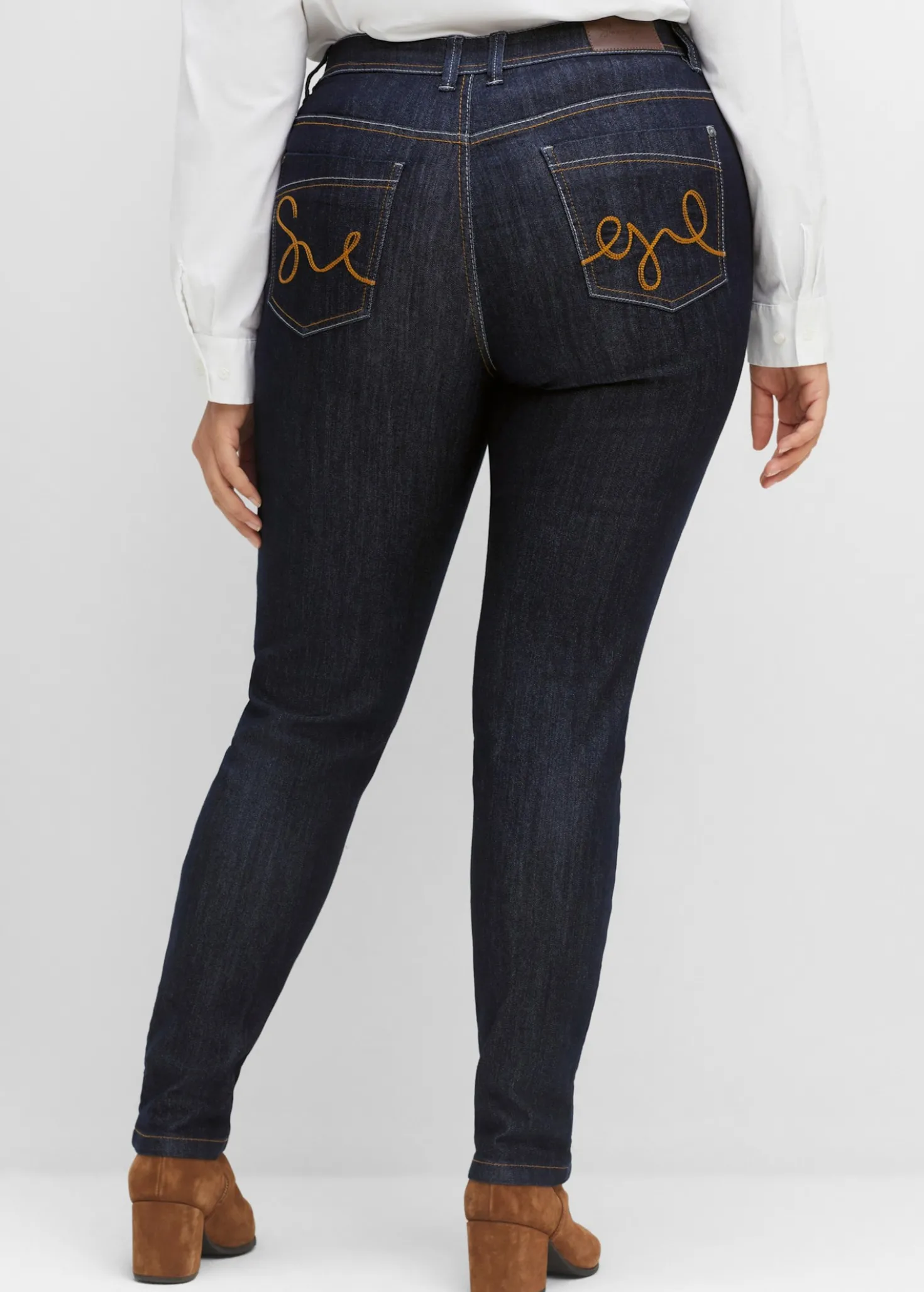 Jeans mit Kontrastnähten