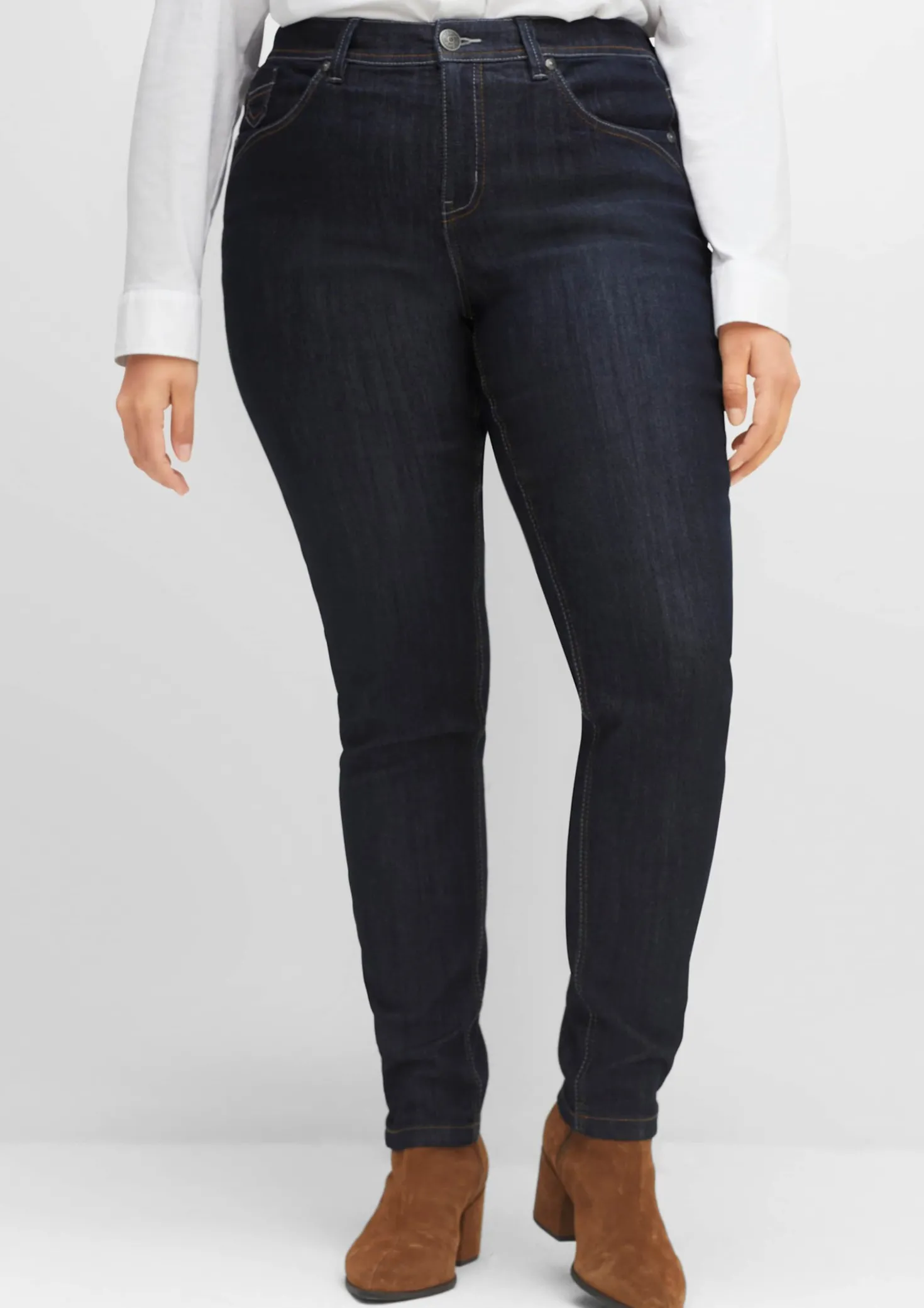 Jeans mit Kontrastnähten