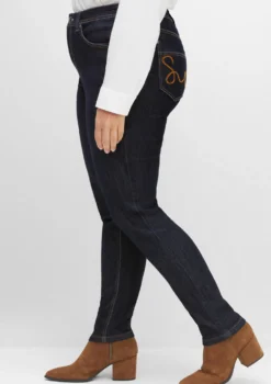 Jeans mit Kontrastnähten