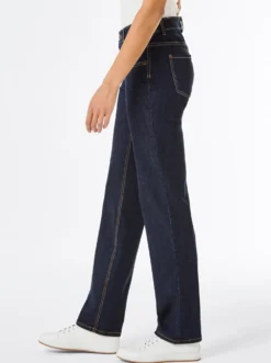 Jeans mit Kontrastnähten