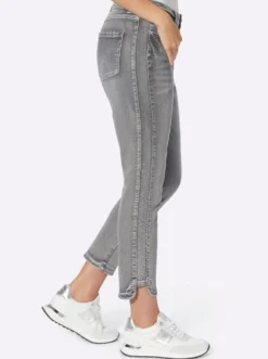 7/8-Jeans mit Ziersteinchen, seitlich