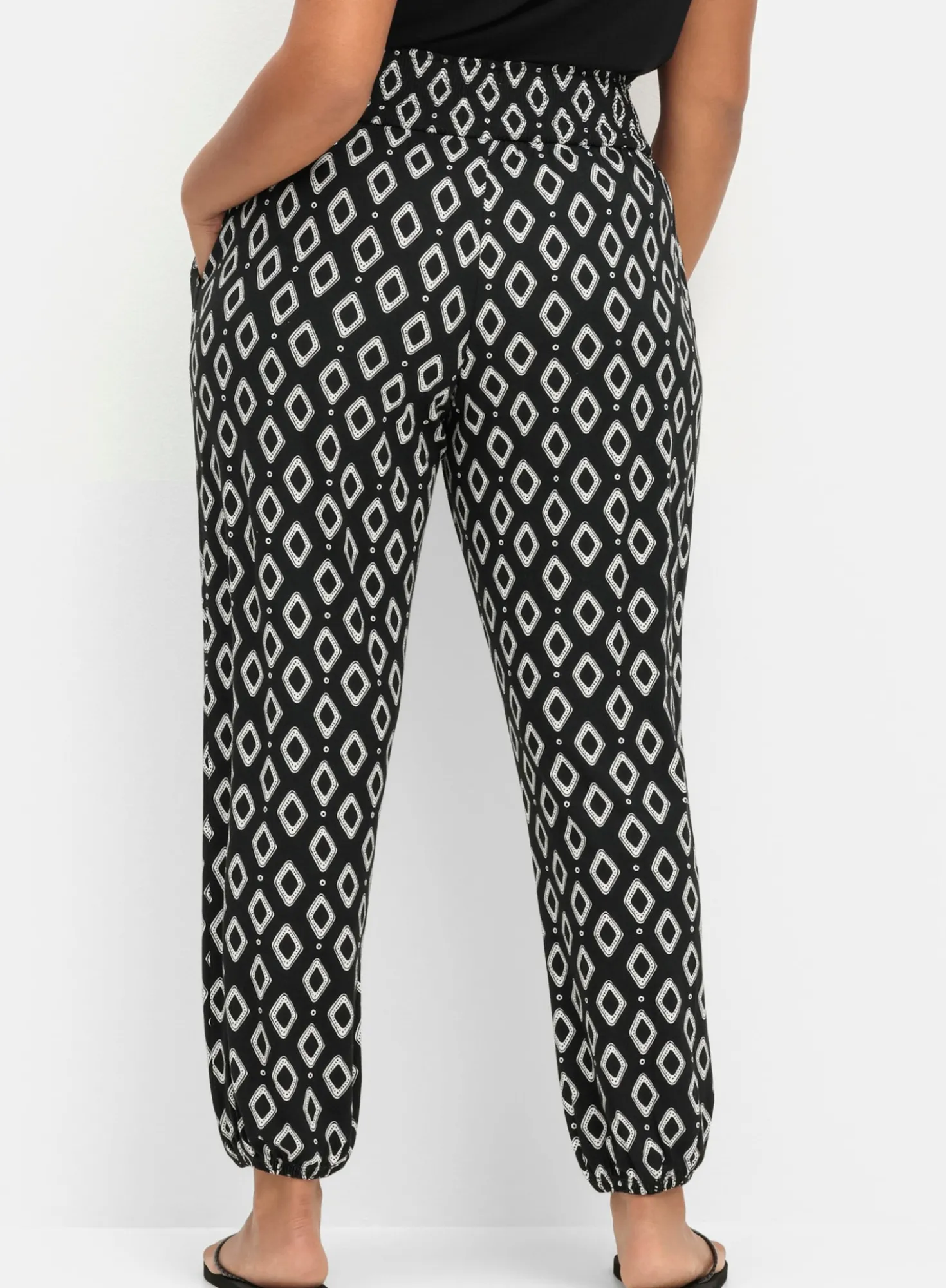 Jogg Pants mit Alloverdruck