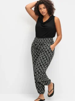Jogg Pants mit Alloverdruck