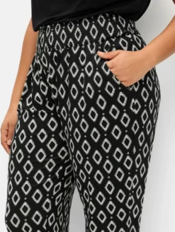 Jogg Pants mit Alloverdruck