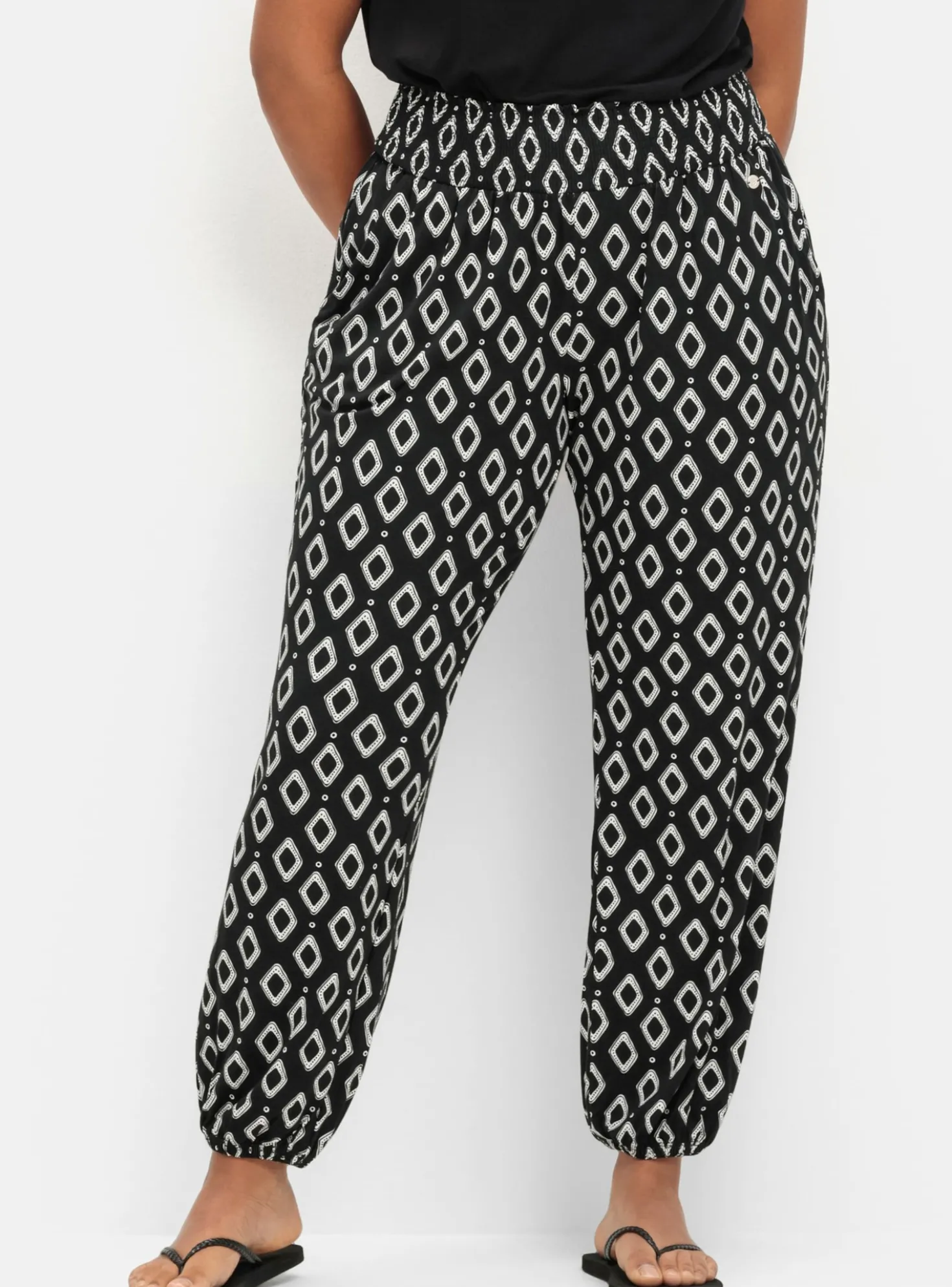 Jogg Pants mit Alloverdruck