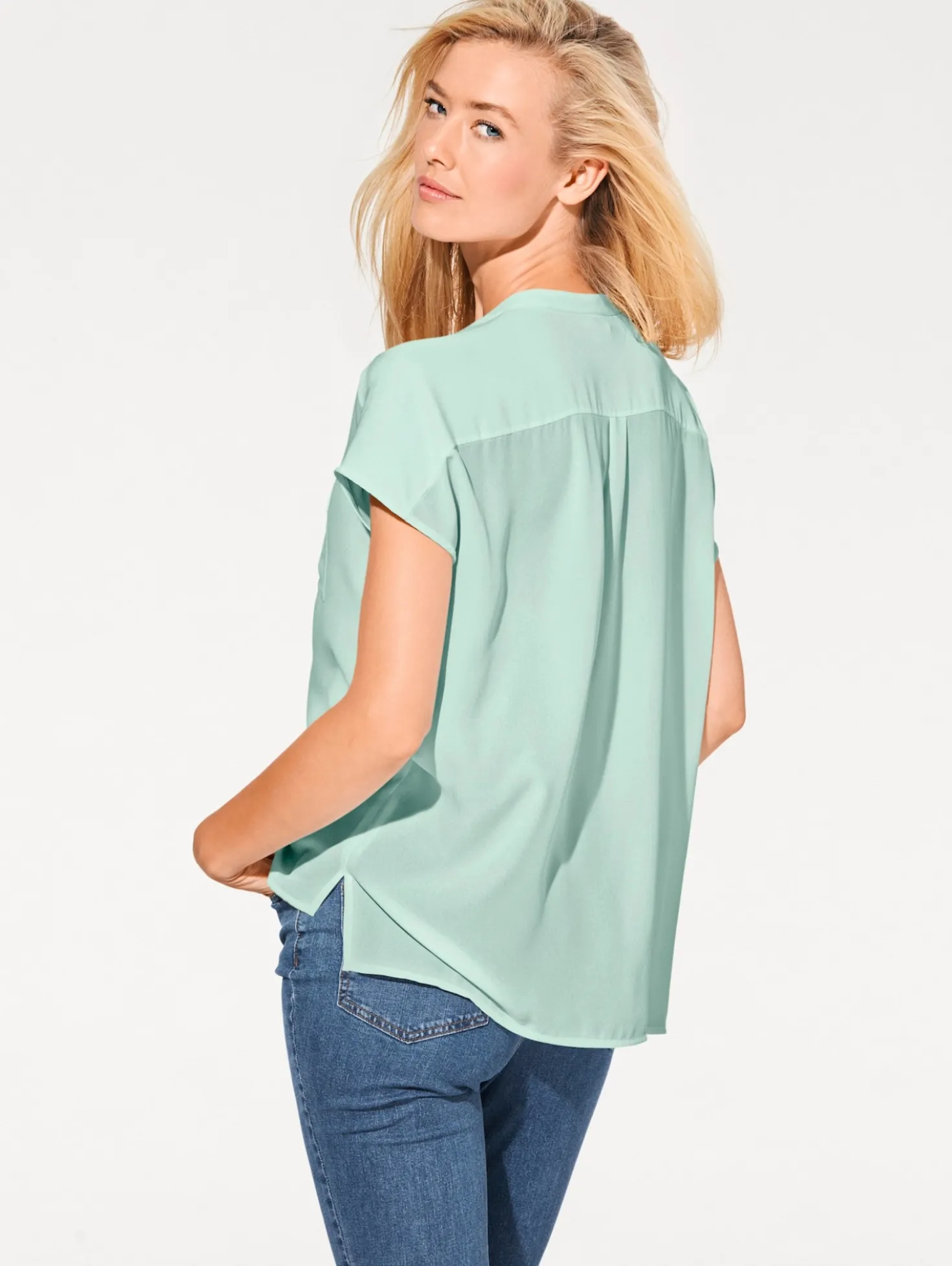 Kurzarm-Bluse in Oversize-Passform