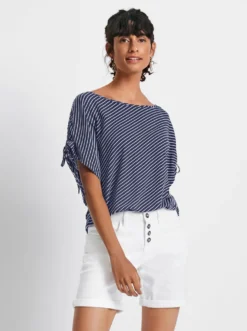 Kurzarmshirt mit Raffung an den Ärmeln