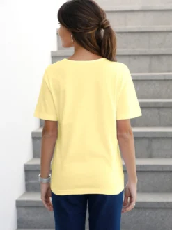 Kurzarmshirt mit V-Ausschnitt