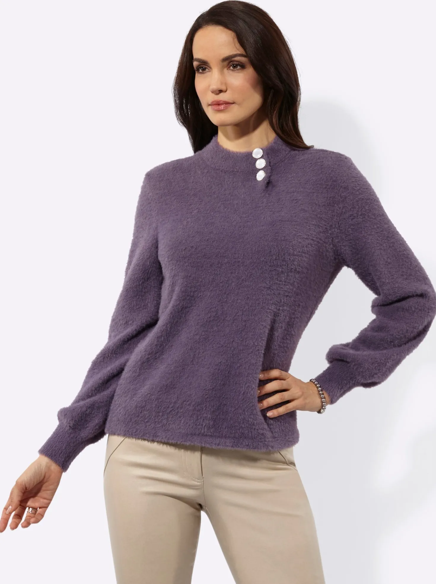 Langarm-Pullover mit Zierknöpfen