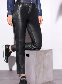 Lederhose mit Ziersteppung seitlich