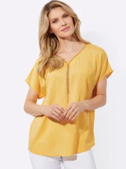 Longbluse mit Zierkette am Ausschnitt